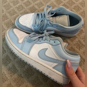 light blue nike dunks